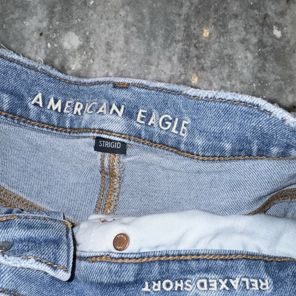 American Eagle Relaxed Short Jean Denim Distressed High Rise 29